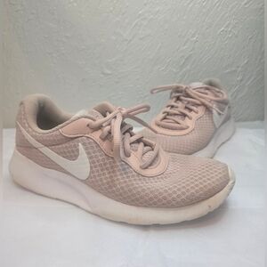 Nike Blush Pink Mesh Running Sneakers Women’s 8.5 Lightweight Comfort